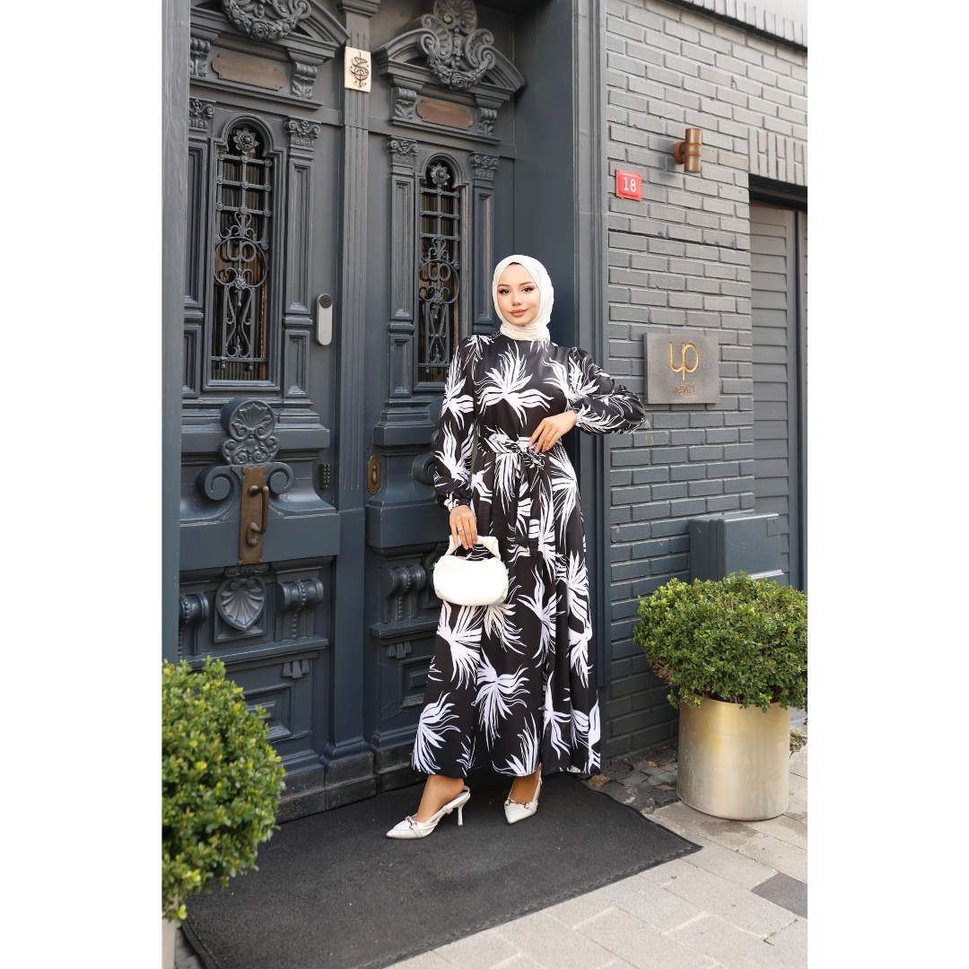 BELLA – Tailliertes Maxikleid mit Palmenprint