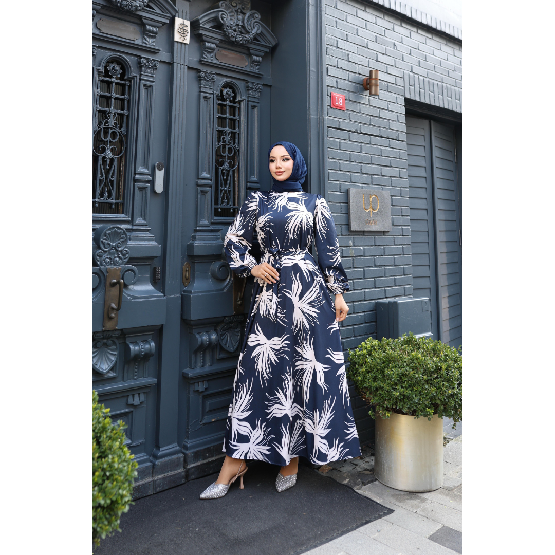 BELLA – Tailliertes Maxikleid mit Palmenprint