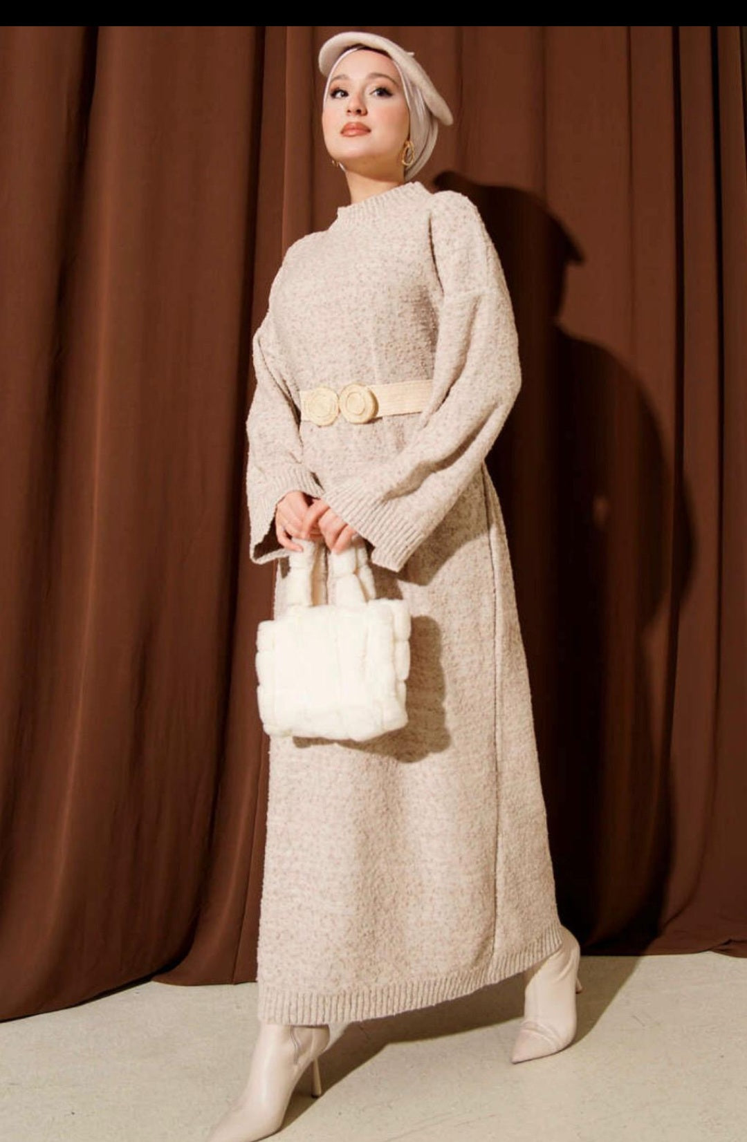 NURA – Maxi Bouclé Strickkleid