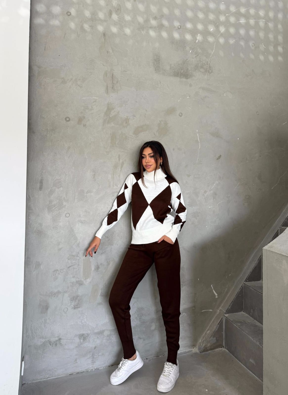 Zweiteiler aus Pullover und Hose