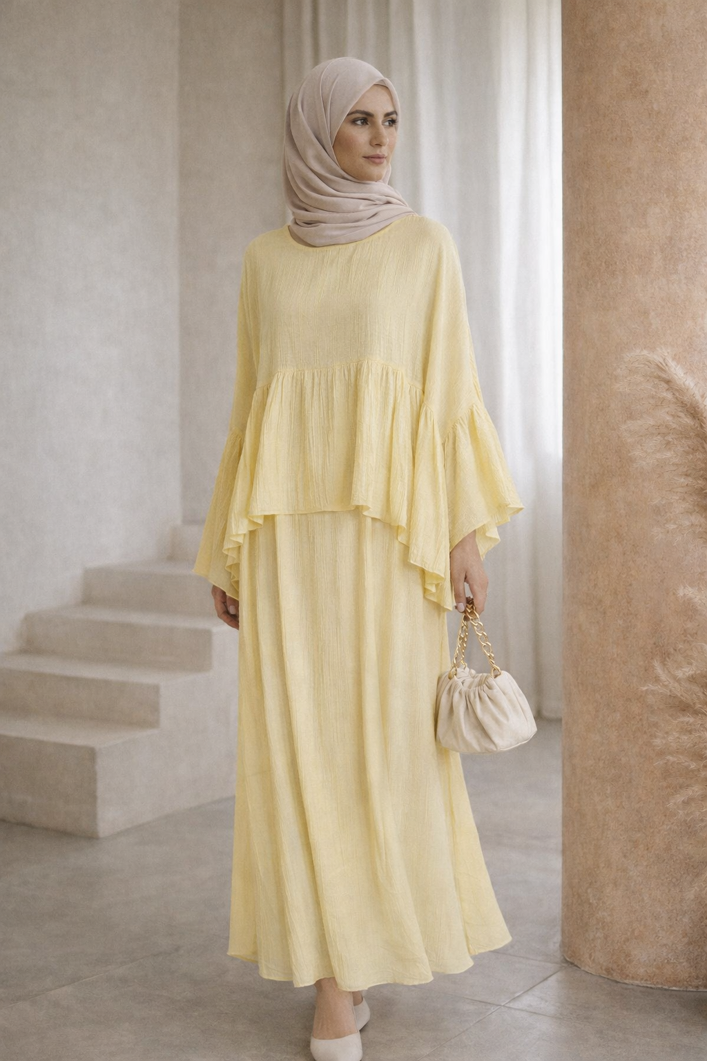 Luftiger Zweiteiler mit Volant & weitem Schnitt