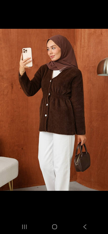 flauschige Strickjacke