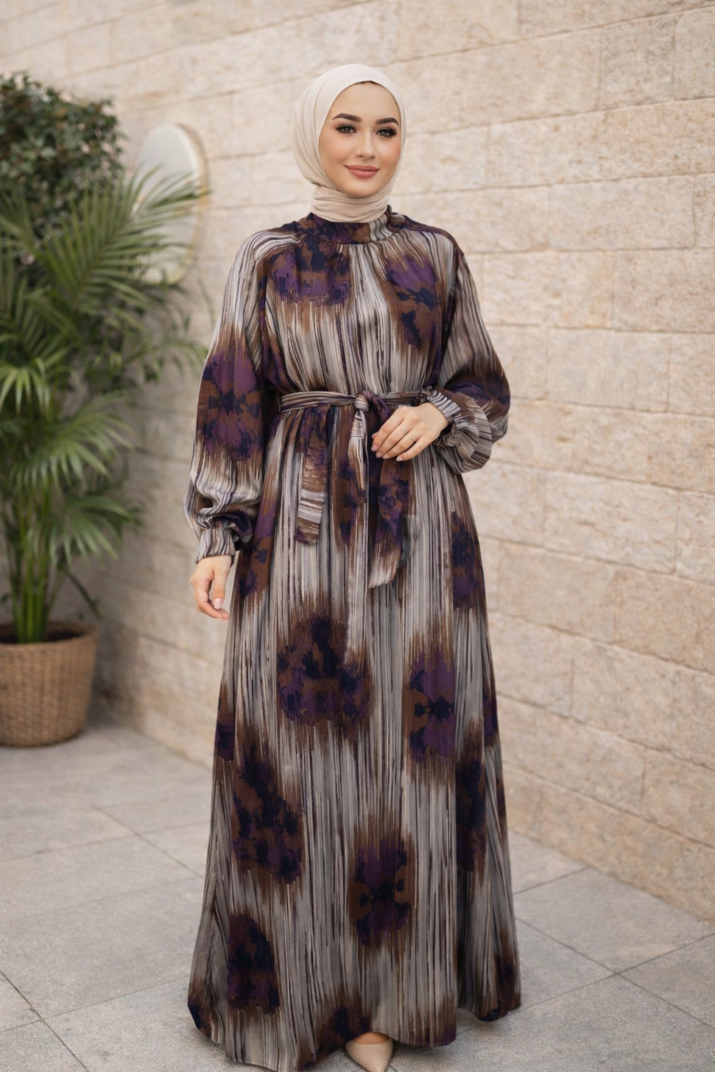 Viskon Maxikleid mit Bindegürtel – Fließend & Elegant