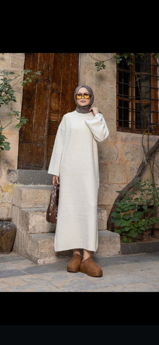 NURA – Maxi Bouclé Strickkleid